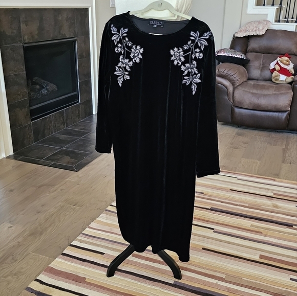 Nwot Eloquii black velvet dress knee length size20 - Picture 4 of 11